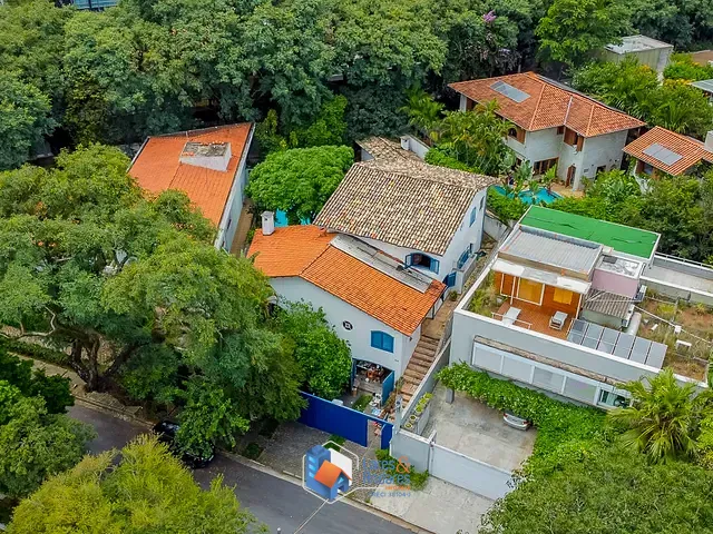 Casa com 678m² 3 quartos e 4 banheiros, à venda, no bairro Alto de Pinheiros em São Paulo