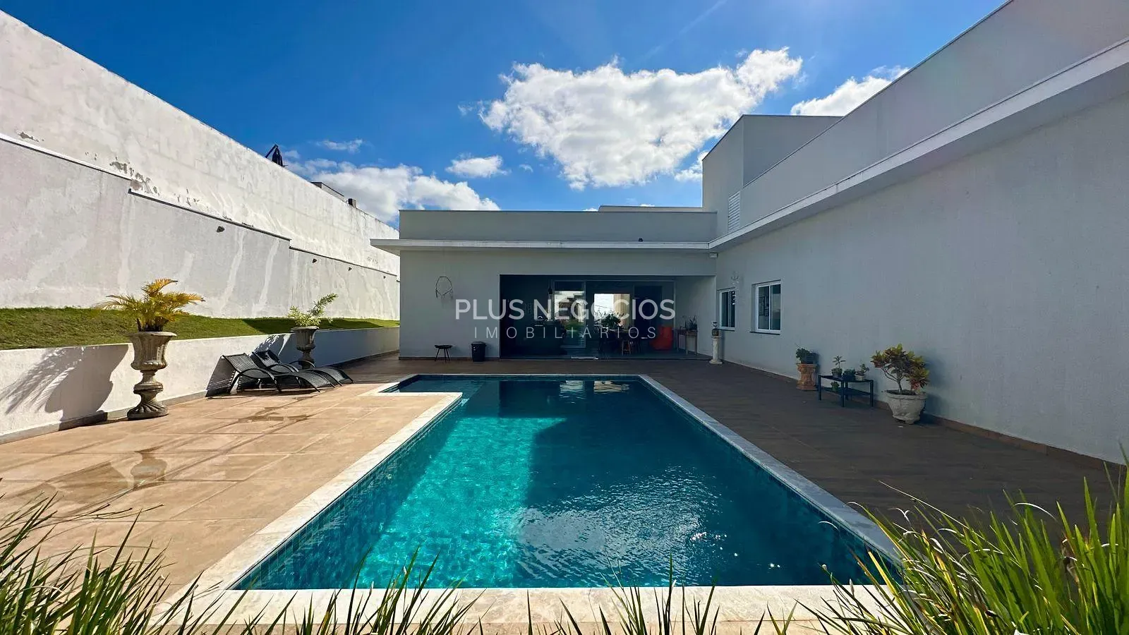 Casa, 3 quartos, 330 m² - Foto 1