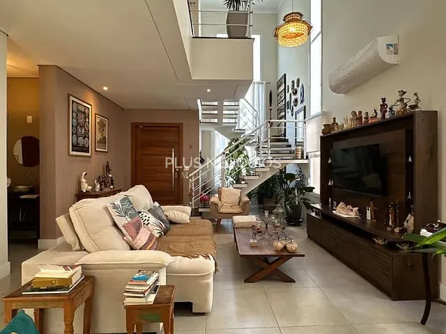 Casa com 348m² 3 quartos e 4 banheiros, à venda, no bairro Chácaras Reunidas São Jorge em Sorocaba