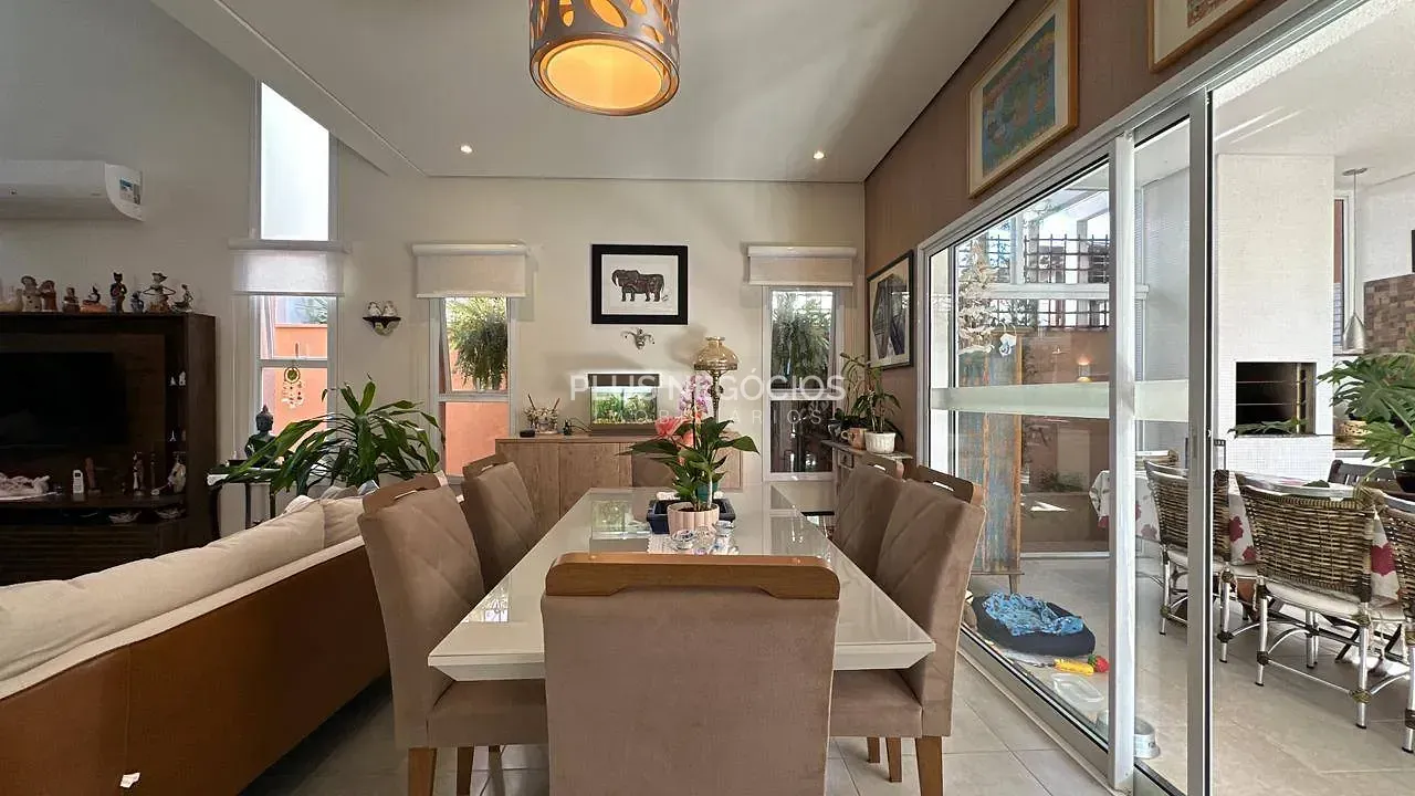 Casa, 3 quartos, 261 m² - Foto 3
