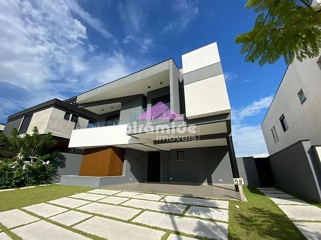 Casa com 489m² 4 quartos e 2 banheiros, à venda, no bairro Urbanova em São José dos Campos