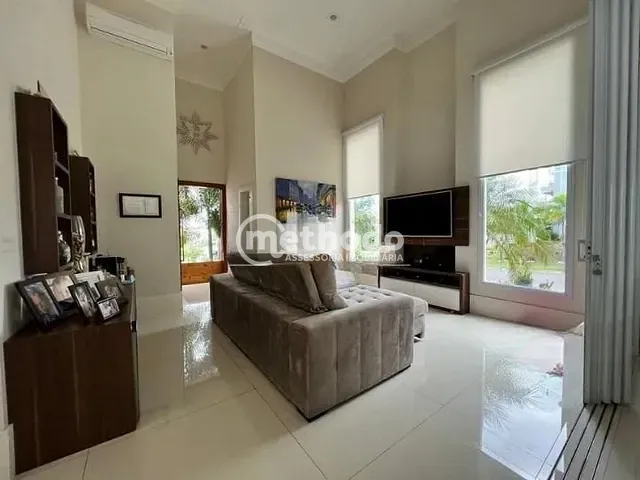 Casa com 415m² 3 quartos e 5 banheiros, à venda, no bairro Residencial Parque dos Alecrins em Campinas