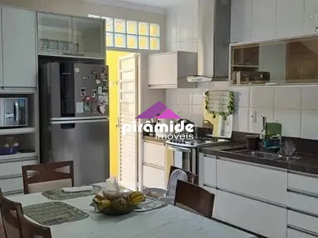Casa com 125m² 3 quartos e 1 banheiro, à venda, no bairro Jardim Itapoã em São José dos Campos
