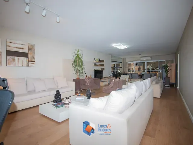 Casa com 300m² 4 quartos e 3 banheiros, à venda, no bairro Cidade Monções em São Paulo