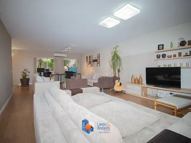 Casa com 300m² 4 quartos e 3 banheiros, à venda, no bairro Cidade Monções em São Paulo