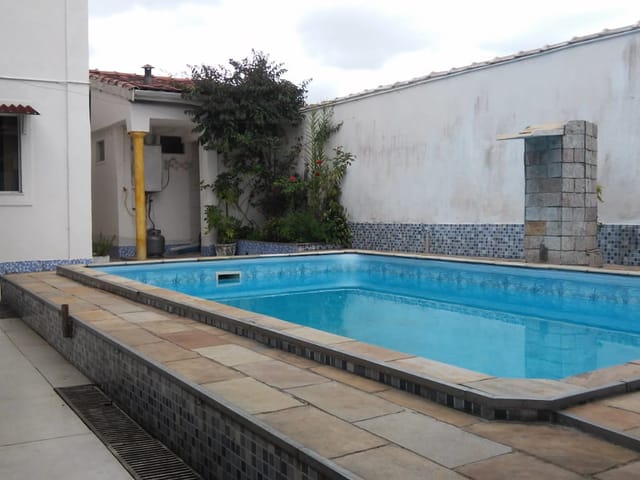 Casa com 300m² 4 quartos e 3 banheiros, à venda, no bairro Parque São Domingos em Pindamonhangaba