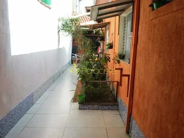 Casa com 300m² 4 quartos e 3 banheiros, à venda, no bairro Parque São Domingos em Pindamonhangaba
