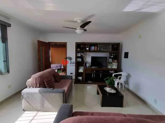 Casa com 136m² 4 quartos e 3 banheiros, à venda, no bairro Cerâmica em São Caetano do Sul