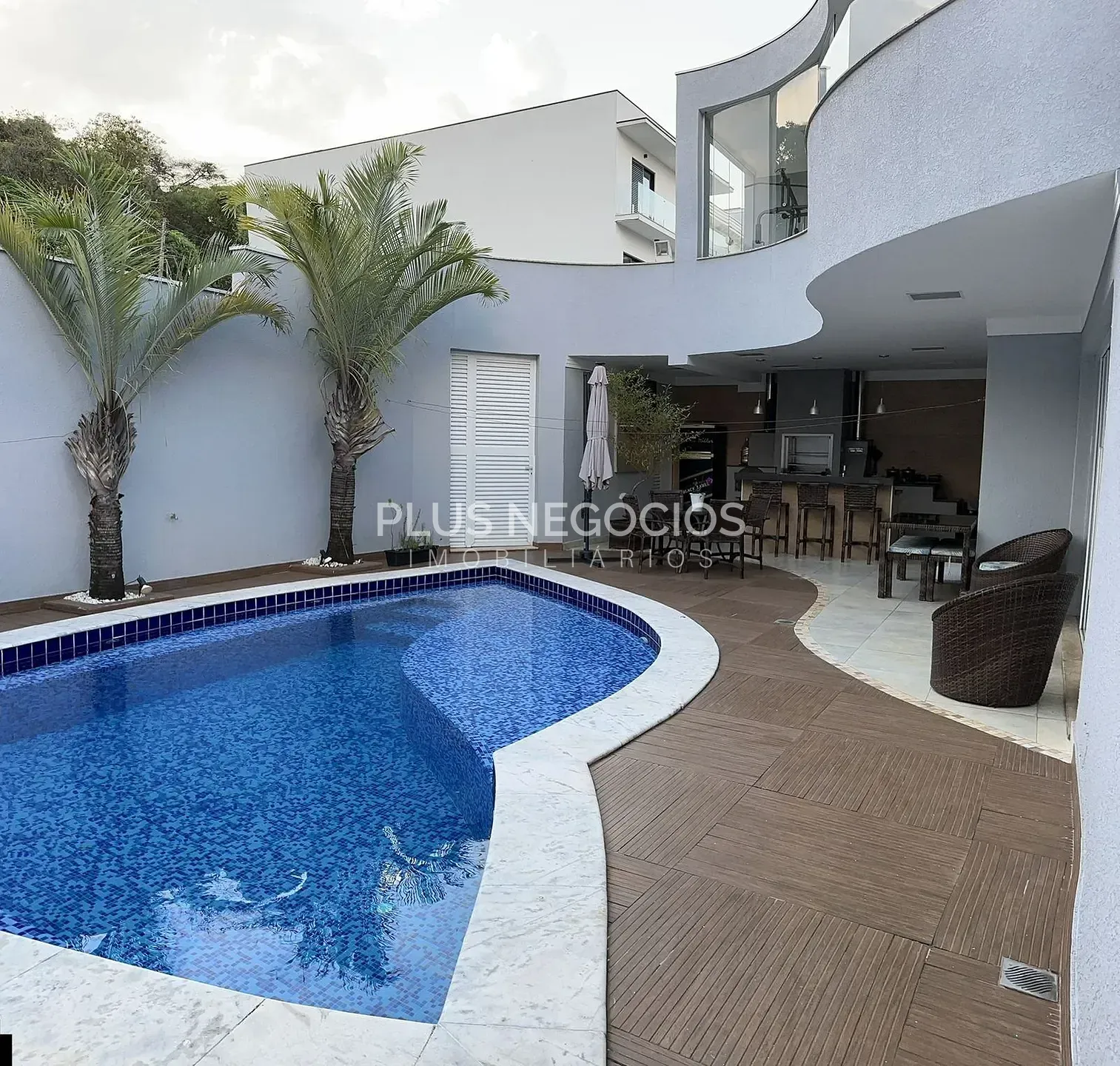 Casa, 3 quartos, 324 m² - Foto 1