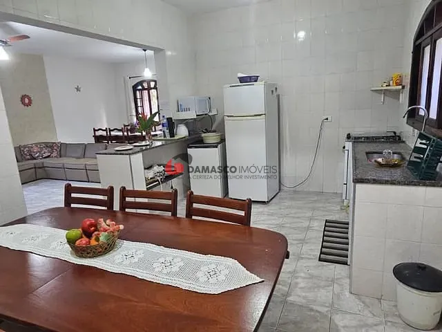 Casa com 360m² 3 quartos e 1 banheiro, à venda, no bairro Cidade Nova Peruíbe em Peruíbe