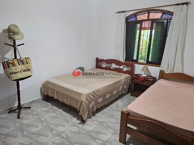 Casa com 360m² 3 quartos e 1 banheiro, à venda, no bairro Cidade Nova Peruíbe em Peruíbe
