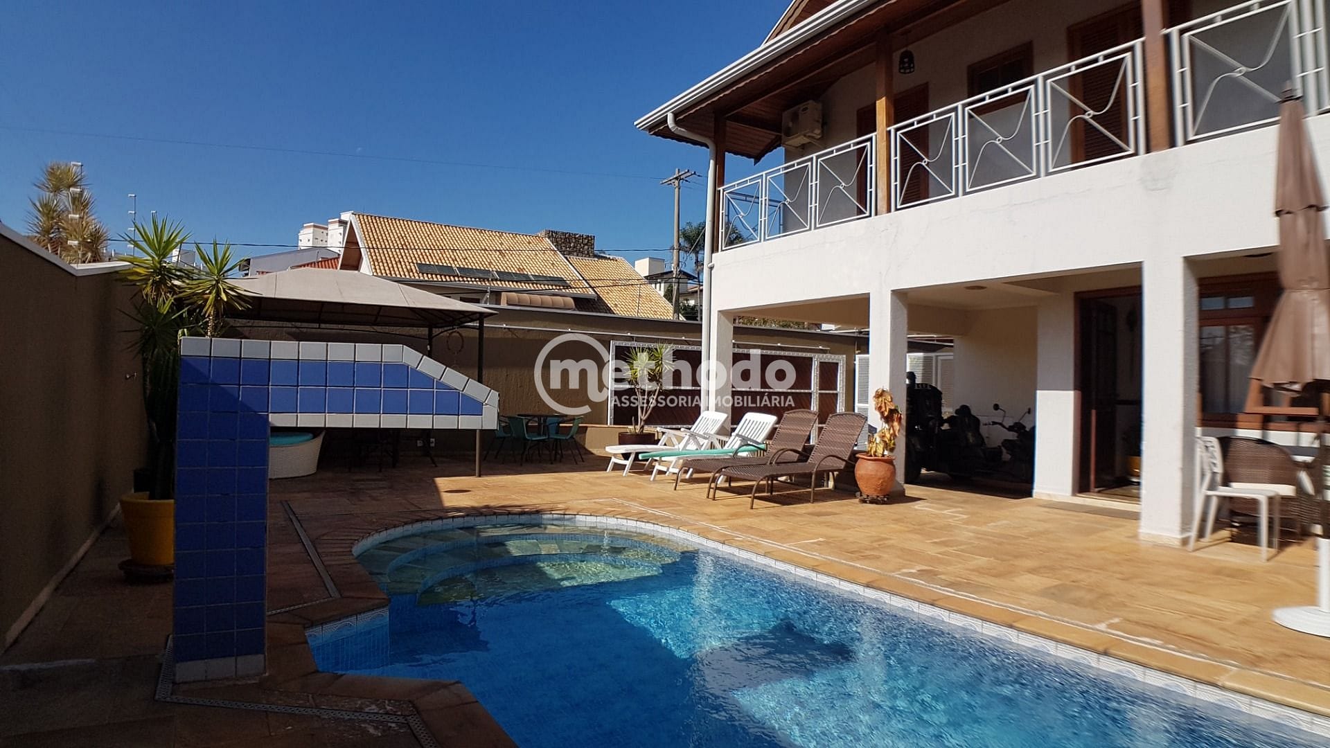 Casa, 4 quartos, 289 m² - Foto 1