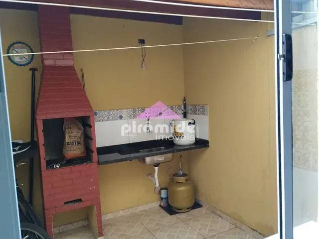 Casa com 100m² 2 quartos e 3 banheiros, à venda, no bairro Jardim do Sol em Caraguatatuba