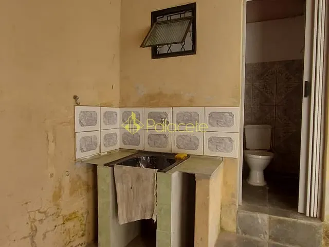 Casa com 130m² 3 quartos e 3 banheiros, para alugar, no bairro Loteamento Residencial Andrade em Pindamonhangaba