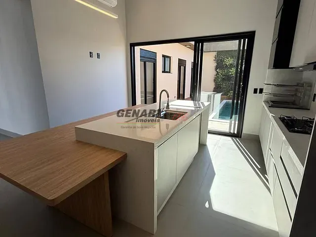 Casa com 300m² 3 quartos e 5 banheiros, à venda, no bairro Residencial Evidências em Indaiatuba