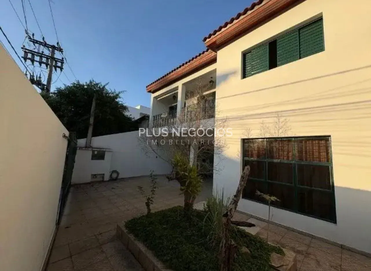 Casa, 3 quartos, 249 m² - Foto 1