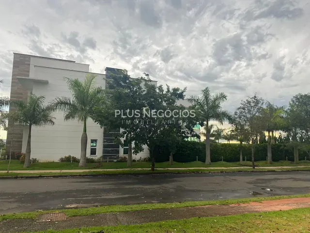 Casa com 1050m² 4 quartos e 6 banheiros, à venda ou para alugar, no bairro Residencial Saint Patrick em Sorocaba