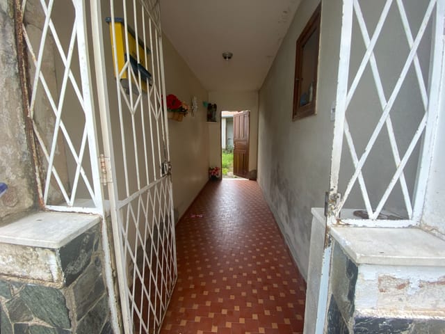 Casa com 180m² 3 quartos e 1 banheiro, à venda, no bairro Santa Rita em Aparecida