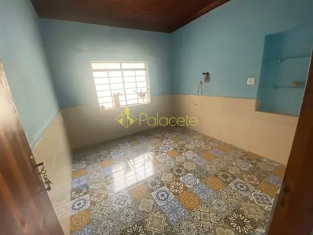 Casa com 180m² 3 quartos e 1 banheiro, à venda, no bairro Santa Rita em Aparecida