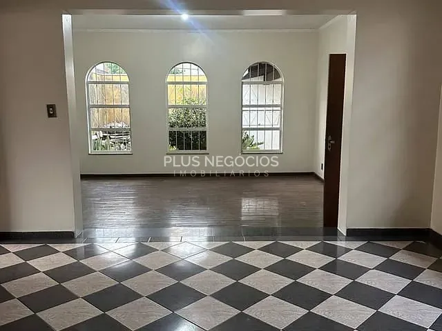 Casa 3 quartos e 4 banheiros, à venda, no bairro Jardim Santa Rosália em Sorocaba
