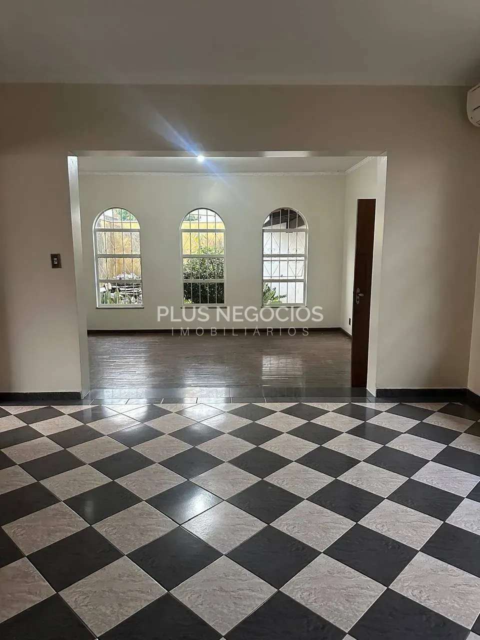 Casa, 3 quartos, 197 m² - Foto 1