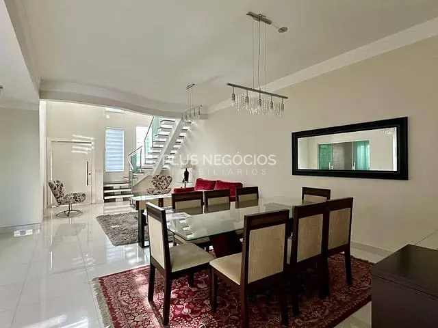 Casa com 250m² 3 quartos e 5 banheiros, à venda, no bairro Granja Olga II em Sorocaba
