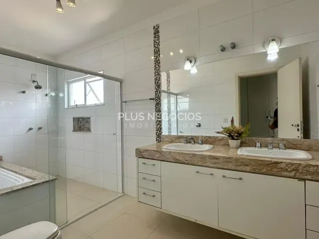 Casa com 250m² 3 quartos e 5 banheiros, à venda, no bairro Granja Olga II em Sorocaba