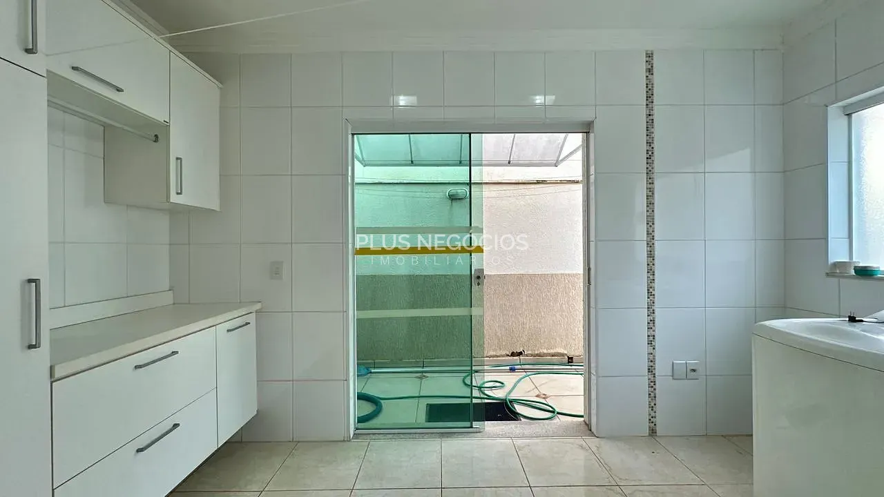 Casa, 3 quartos, 268 m² - Foto 48