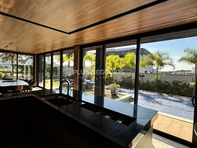 Casa com 570m² 5 quartos e 6 banheiros, à venda, no bairro Alphaville Nova Esplanada em Votorantim