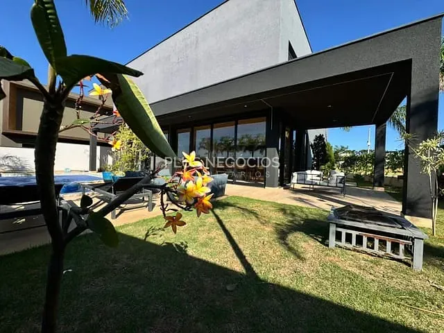 Casa com 570m² 5 quartos e 6 banheiros, à venda, no bairro Alphaville Nova Esplanada em Votorantim