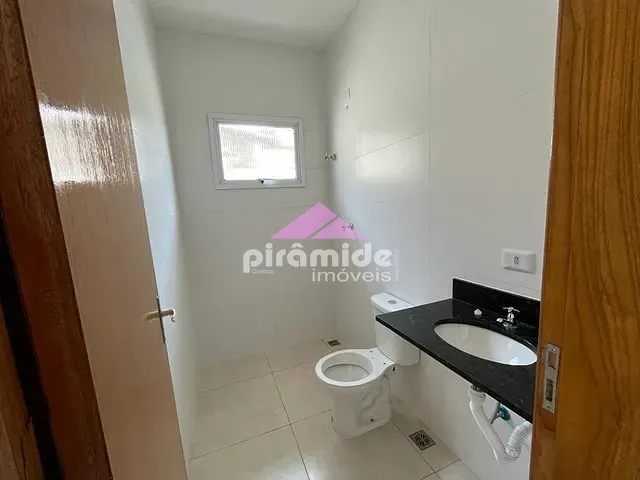 Casa com 125m² 2 quartos e 2 banheiros, à venda, no bairro Balneário dos Golfinhos em Caraguatatuba