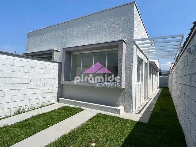 Casa com 125m² 2 quartos e 2 banheiros, à venda, no bairro Balneário dos Golfinhos em Caraguatatuba