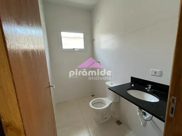Casa com 125m² 2 quartos e 2 banheiros, à venda, no bairro Balneário dos Golfinhos em Caraguatatuba