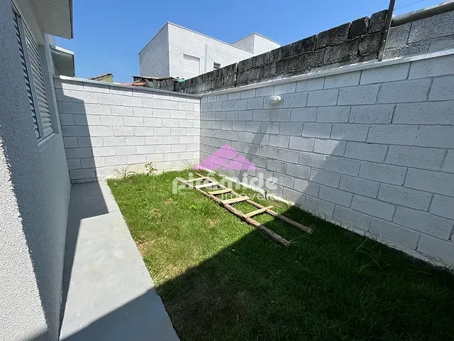 Casa com 125m² 2 quartos e 2 banheiros, à venda, no bairro Balneário dos Golfinhos em Caraguatatuba