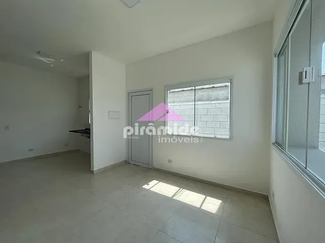 Casa com 125m² 2 quartos e 2 banheiros, à venda, no bairro Balneário dos Golfinhos em Caraguatatuba