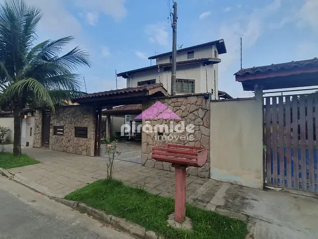 Casa com 360m² 5 quartos e 2 banheiros, à venda, no bairro Cidade Jardim em Caraguatatuba