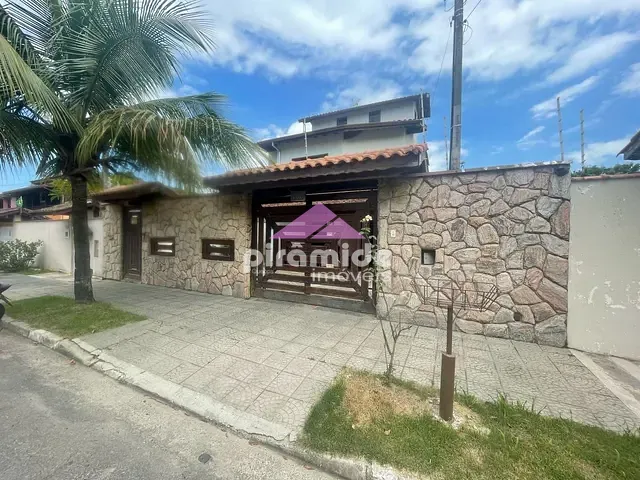 Casa com 360m² 5 quartos e 2 banheiros, à venda, no bairro Cidade Jardim em Caraguatatuba
