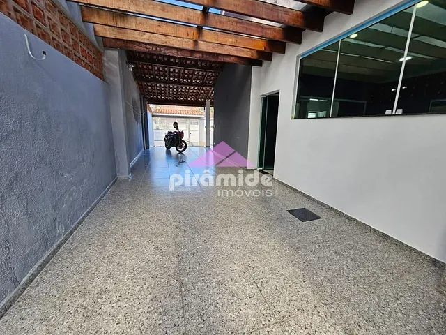 Casa com 360m² 4 quartos e 3 banheiros, à venda, no bairro Martim de Sá em Caraguatatuba