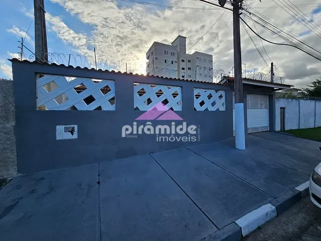 Casa com 360m² 4 quartos e 3 banheiros, à venda, no bairro Martim de Sá em Caraguatatuba