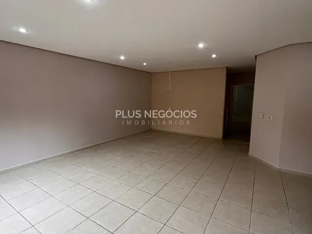Casa com 250m² 4 quartos e 5 banheiros, à venda ou para alugar, no bairro Parque Residencial Villa dos Inglezes em Sorocaba
