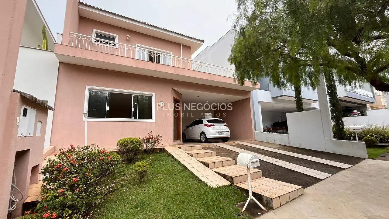 Casa, 4 quartos, 245 m² - Foto 1