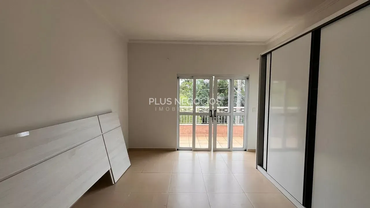 Casa, 4 quartos, 245 m² - Foto 9