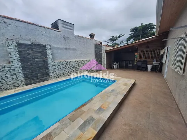 Casa com 240m² 3 quartos e 2 banheiros, à venda, no bairro Maranduba em Ubatuba