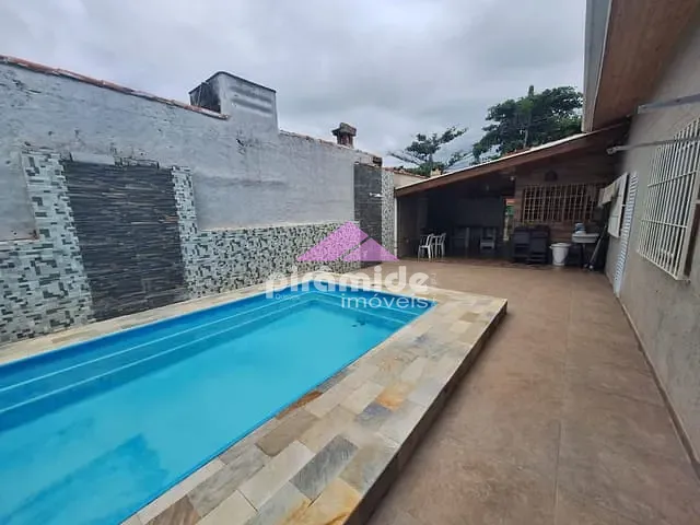 Casa com 240m² 3 quartos e 2 banheiros, à venda, no bairro Maranduba em Ubatuba