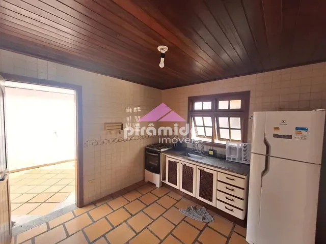 Casa com 182m² 3 quartos e 2 banheiros, à venda, no bairro Maranduba em Ubatuba