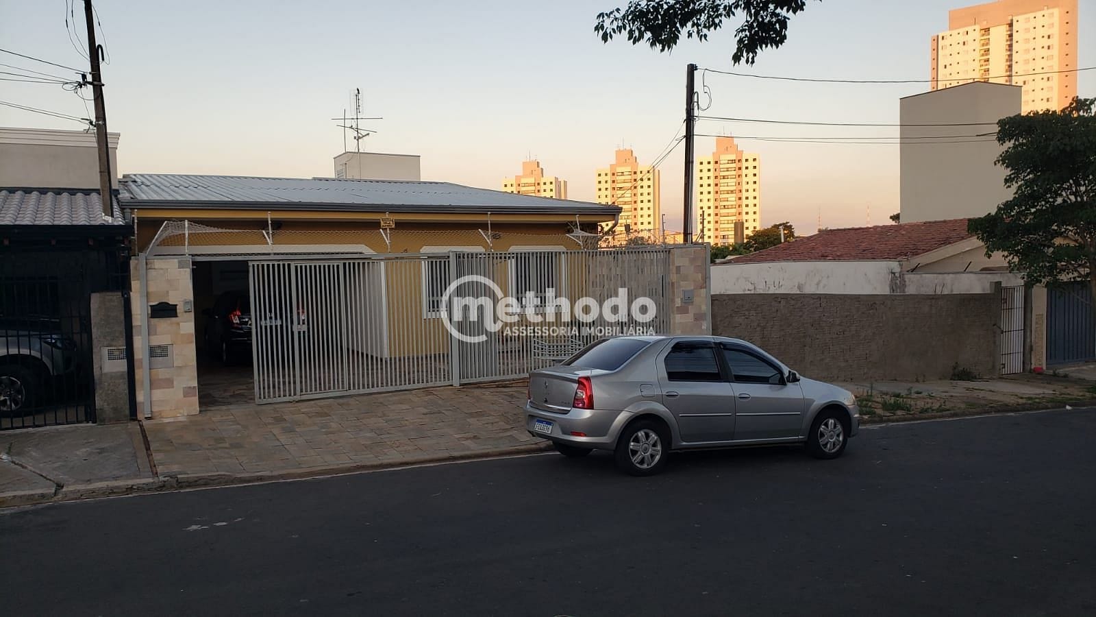 Casa, 4 quartos, 205 m² - Foto 1