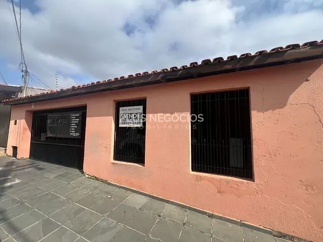 Casa com 300m² 6 quartos e 4 banheiros, à venda, no bairro Vila Nova Sorocaba em Sorocaba