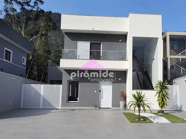 Casa com 384m² 3 quartos e 4 banheiros, à venda, no bairro Mar Verde II em Caraguatatuba