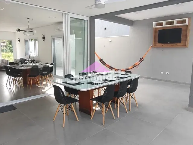 Casa com 384m² 3 quartos e 4 banheiros, à venda, no bairro Mar Verde II em Caraguatatuba