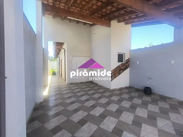 Casa com 120m² 2 quartos e 2 banheiros, à venda, no bairro Pontal de Santa Marina em Caraguatatuba